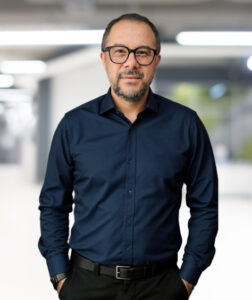 DIRECTOR DE INSTALACIONES